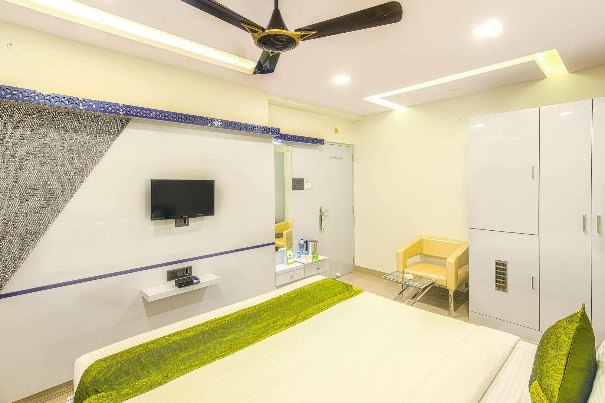 Treebo Orion Sapphire, Beck Bagan Hotel Calcutta Buitenkant foto