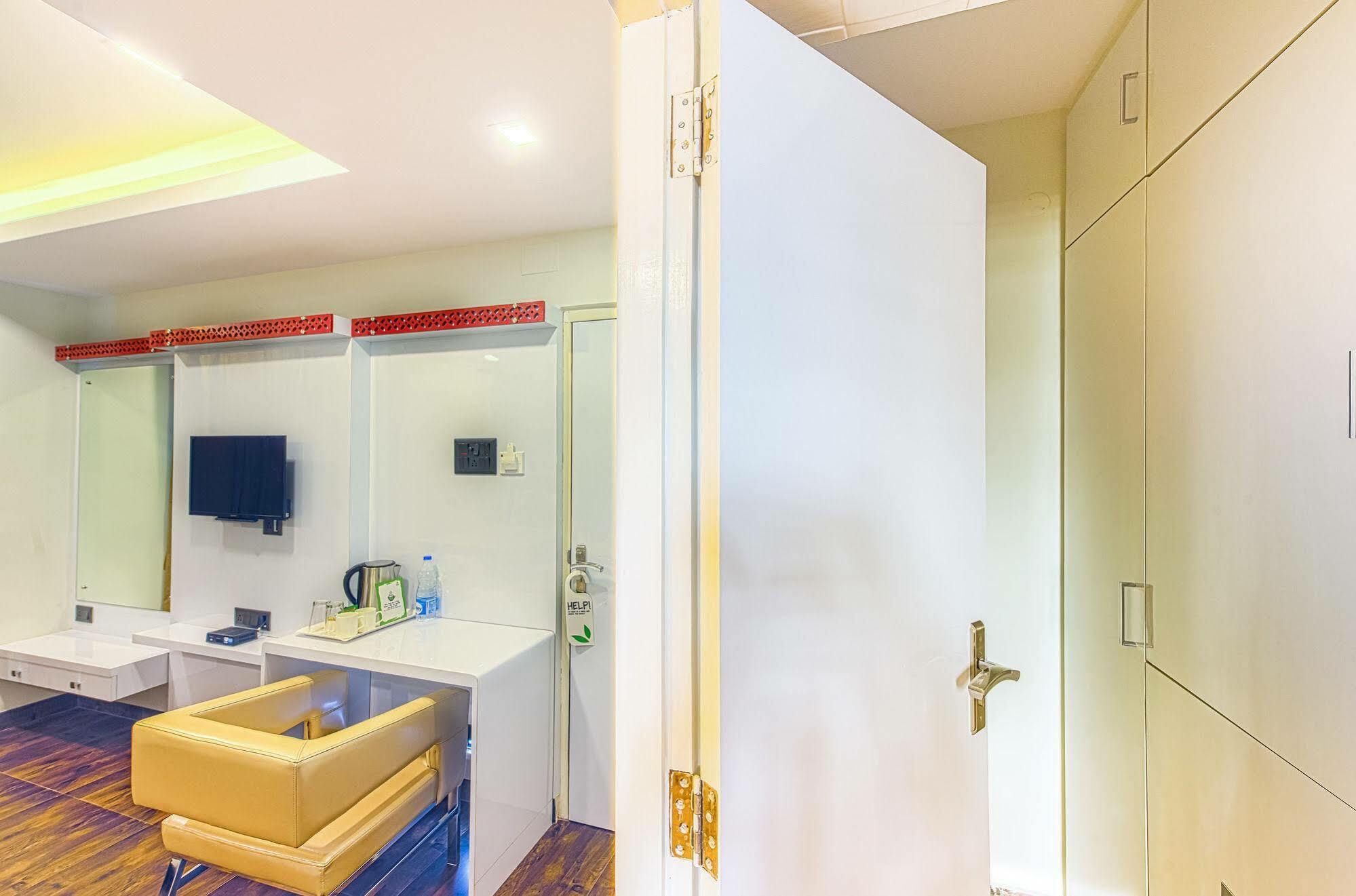 Treebo Orion Sapphire, Beck Bagan Hotel Calcutta Buitenkant foto