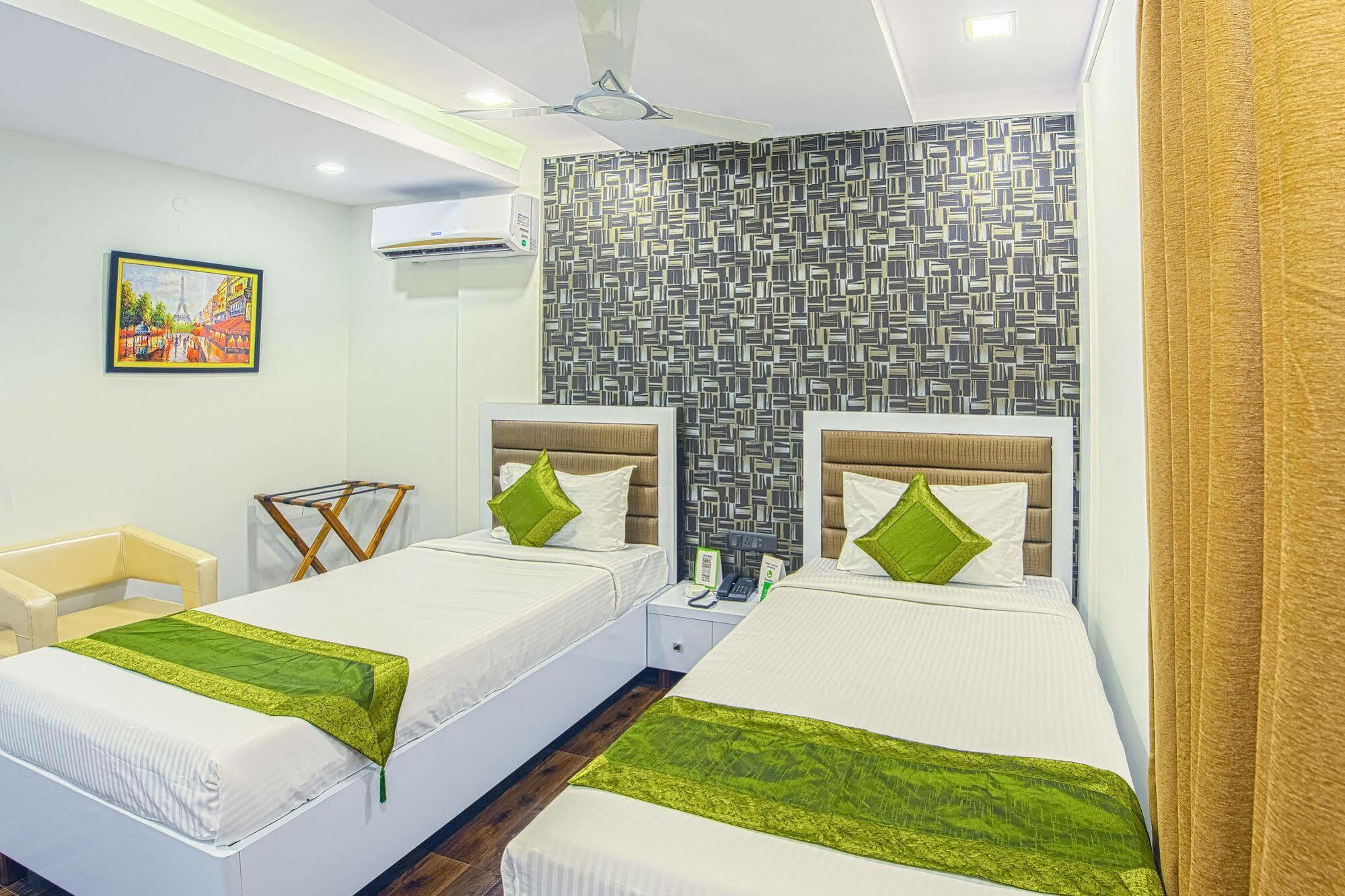 Treebo Orion Sapphire, Beck Bagan Hotel Calcutta Buitenkant foto