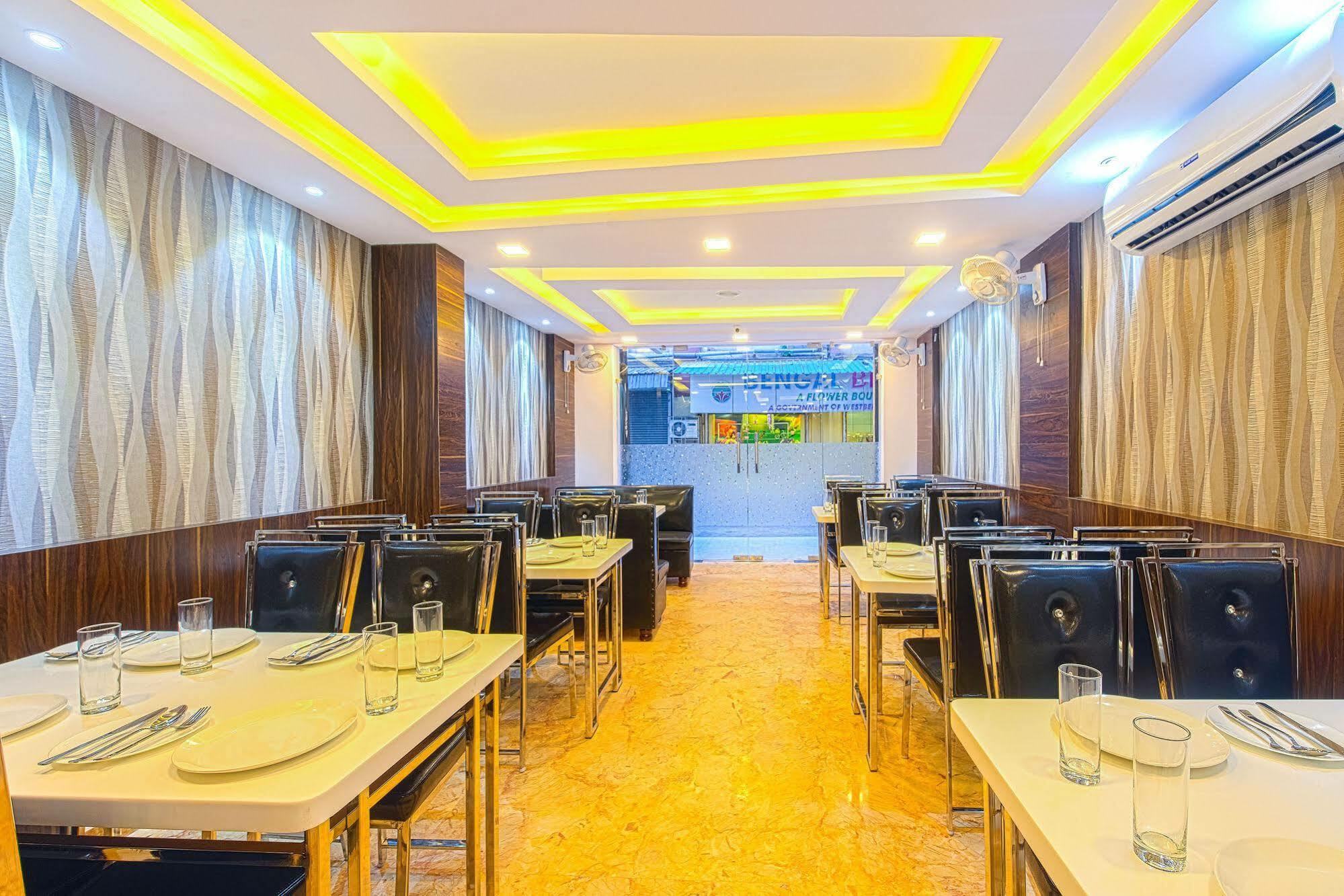 Treebo Orion Sapphire, Beck Bagan Hotel Calcutta Buitenkant foto